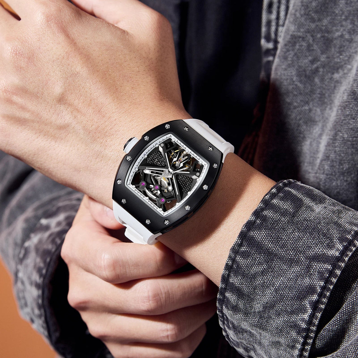 BREITVACHER 91905 - Autom - on wrist, black case, white strap
