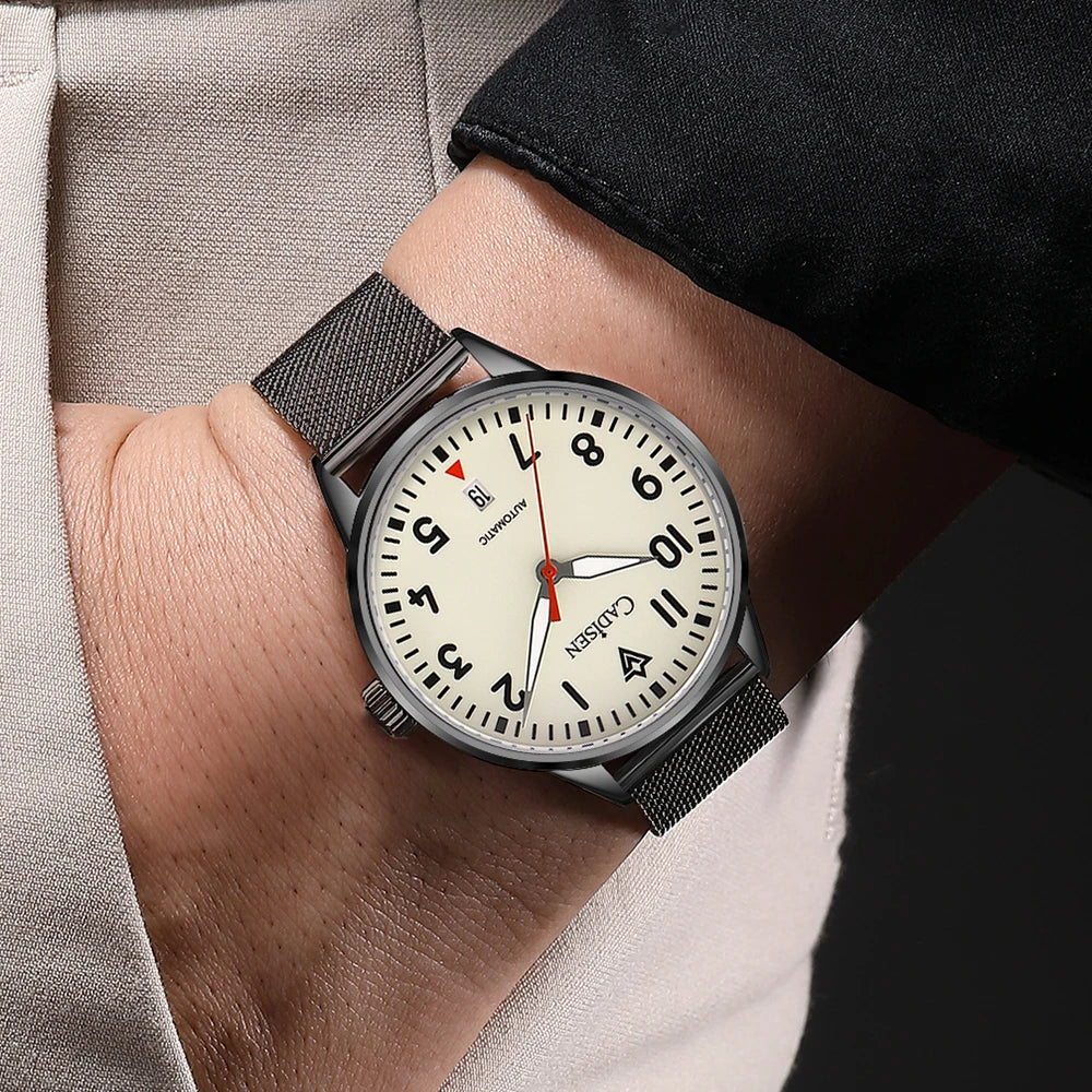 CADISEN C8224 - Mechanica - Wrist shot, dark outfit