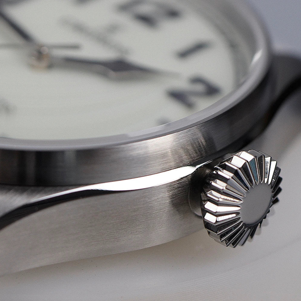Cronos L6001 - The Ultima - side view, case profile