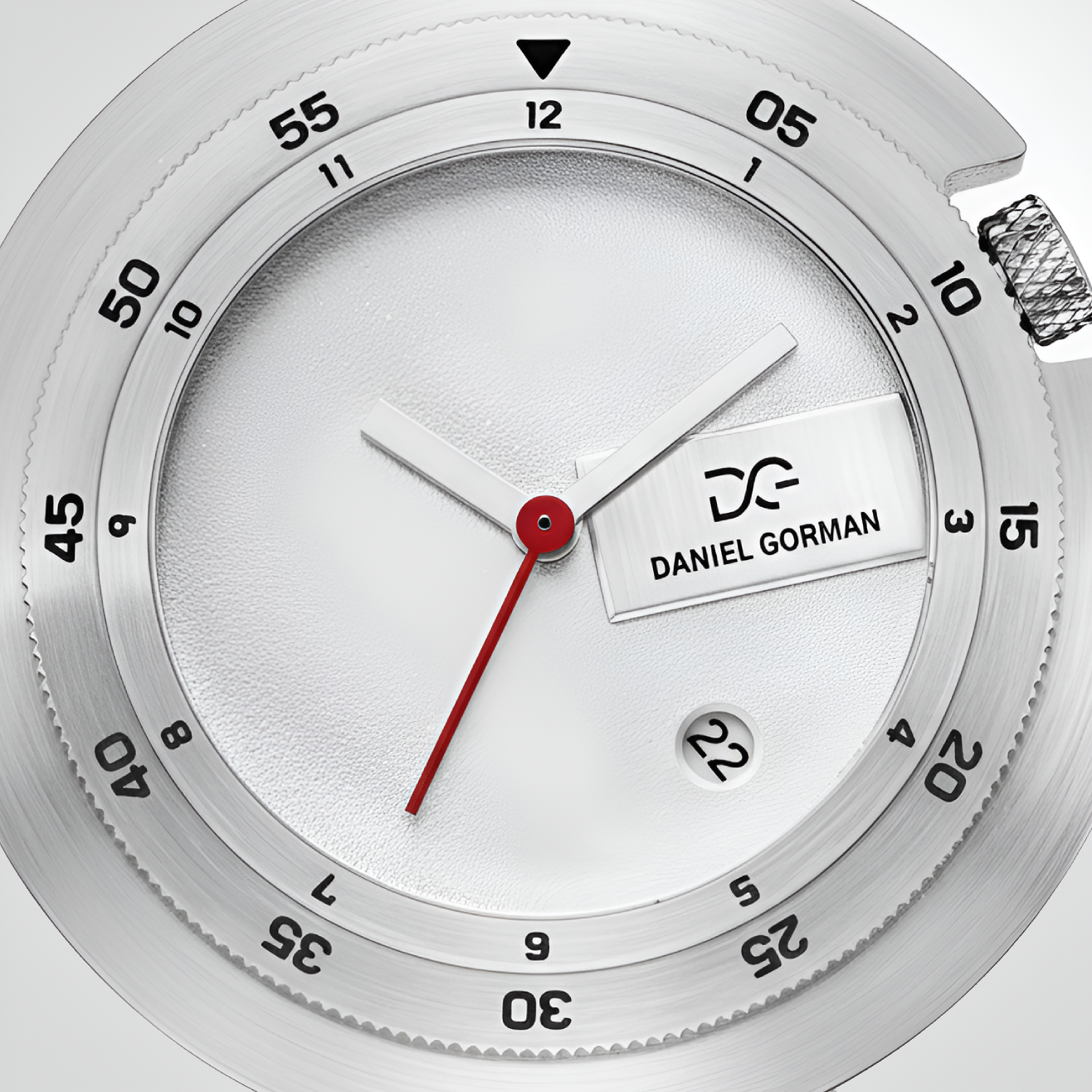 Daniel Gorman DG9317 - Qu - dial close-up, brand logo