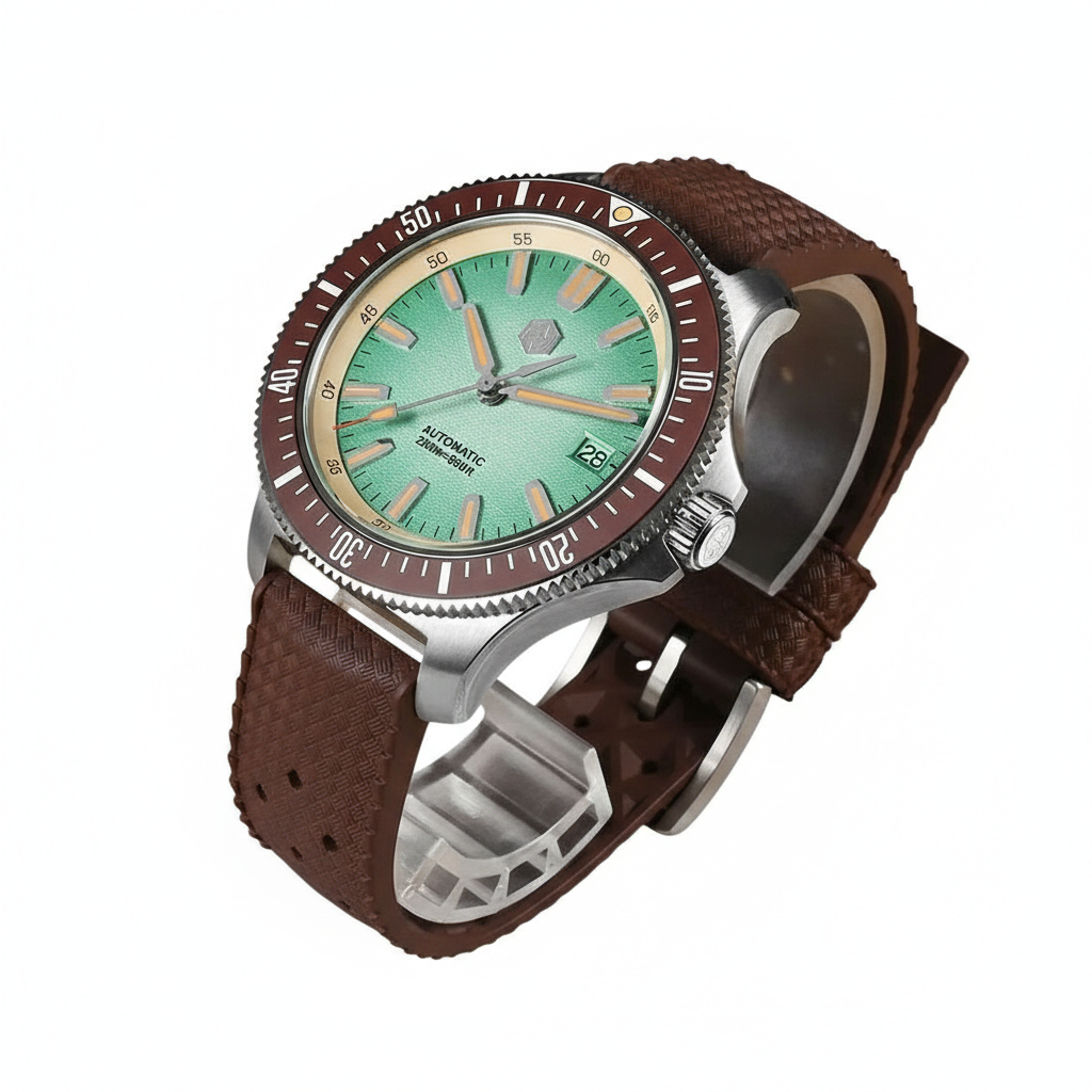San Martin SN0118-G Crimson Tide automatic watch three quarter view highlighting green textured dial and brown bezel