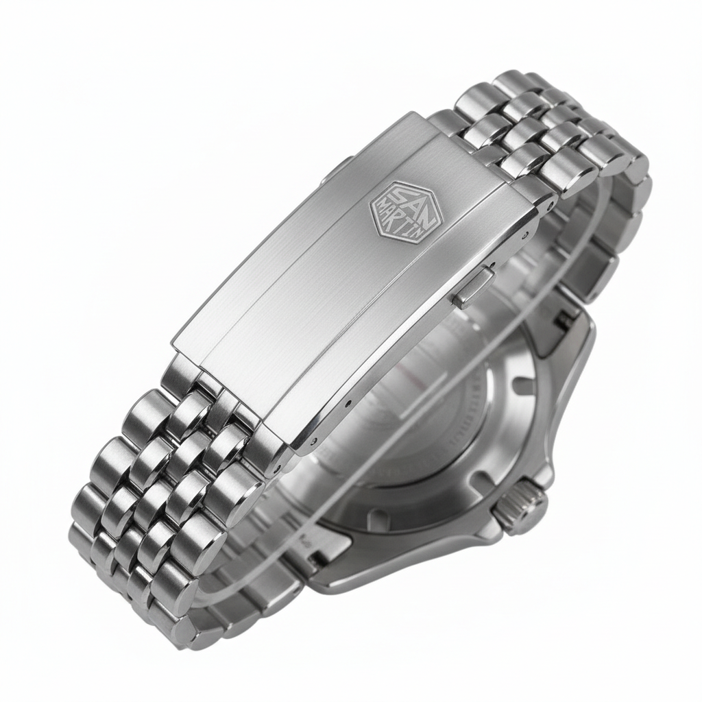 San Martin SN0144GS stainless steel bracelet clasp detail with engraved San Martin logo