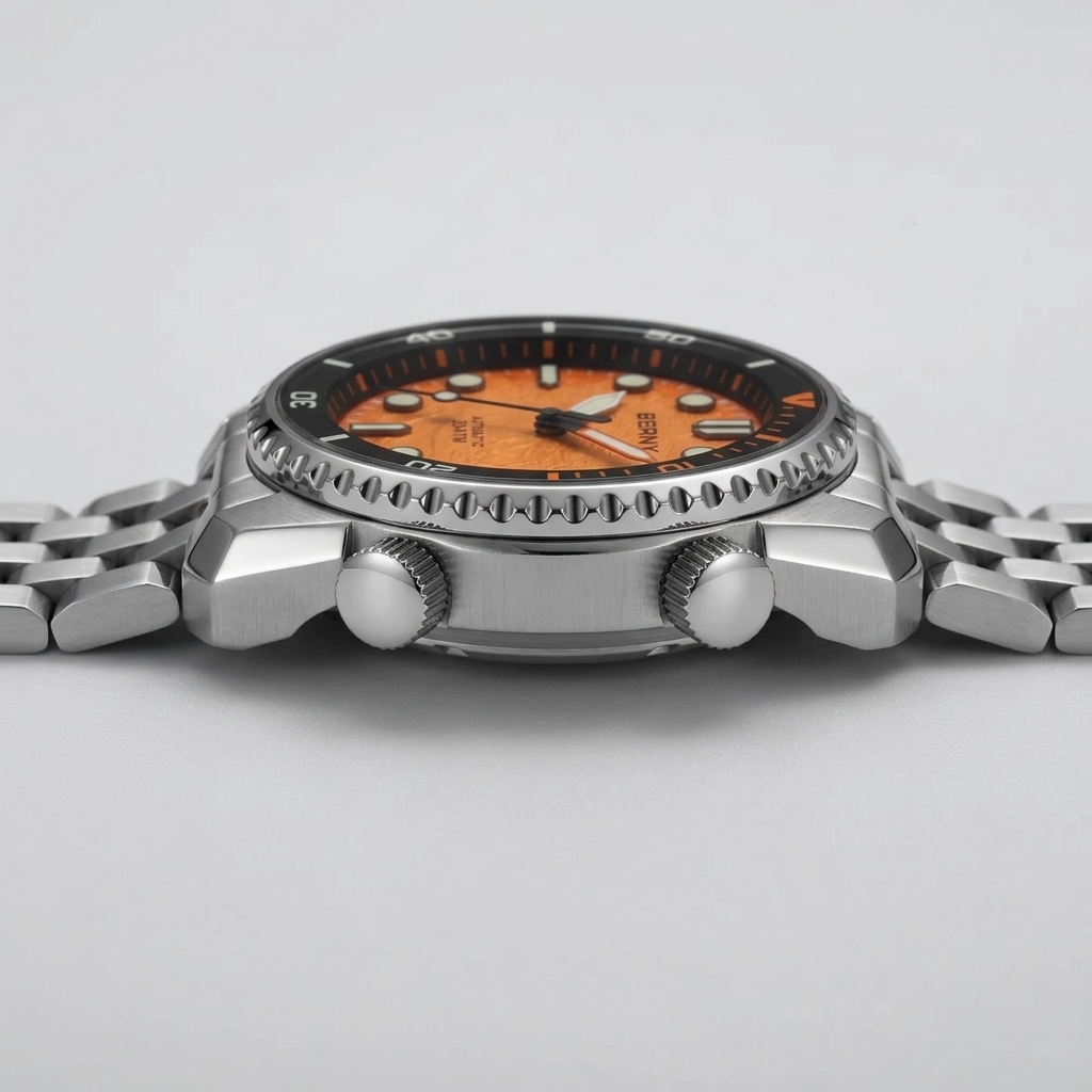 BERNY AM155M - side profile case crown