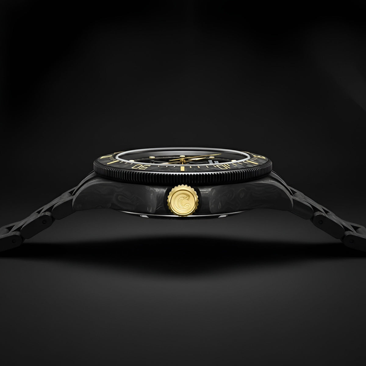CRONUSART CM016-026 - Men Automatic and Mechanical Watch Black with gold accents on a black background