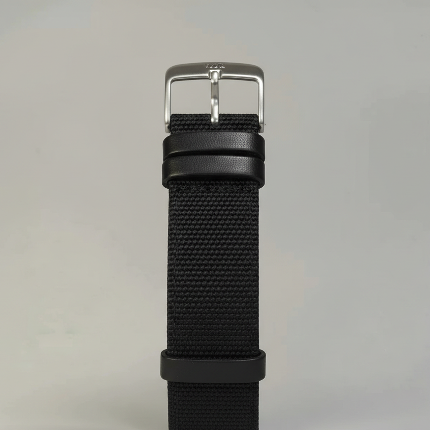 Daniel Gorman DGY000 - Qu - elegant strap macro texture