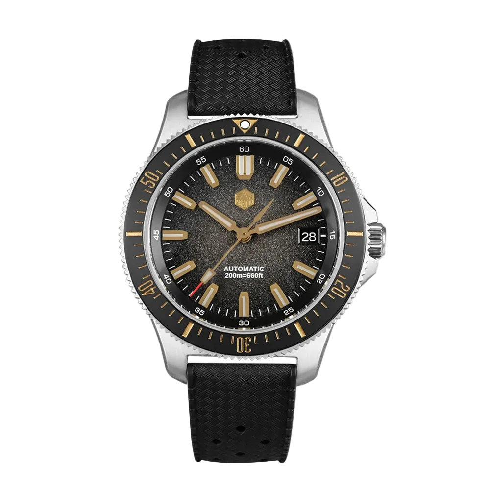San Martin SN0118-G - Cri - angled view, wooden surface