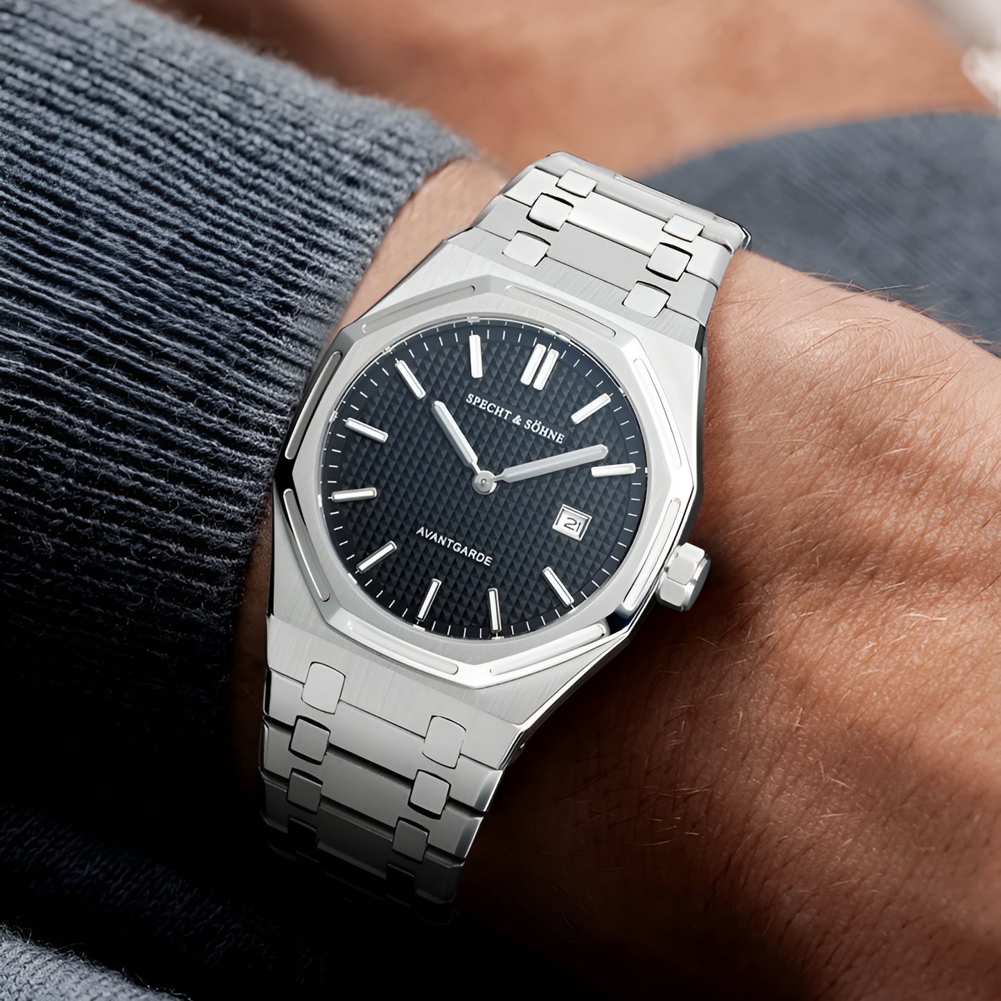 Specht & Söhne SP-Ro-Ya - - watch on wrist, casual