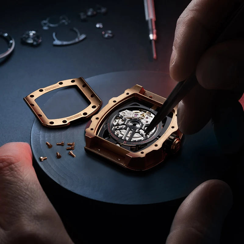 BONEST GATTI BG9905 – Exposed automatic movement macro view
