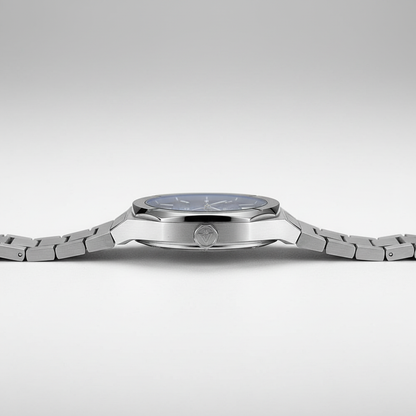 CADISEN C8200 - Side profile, integrated bracelet, thin case