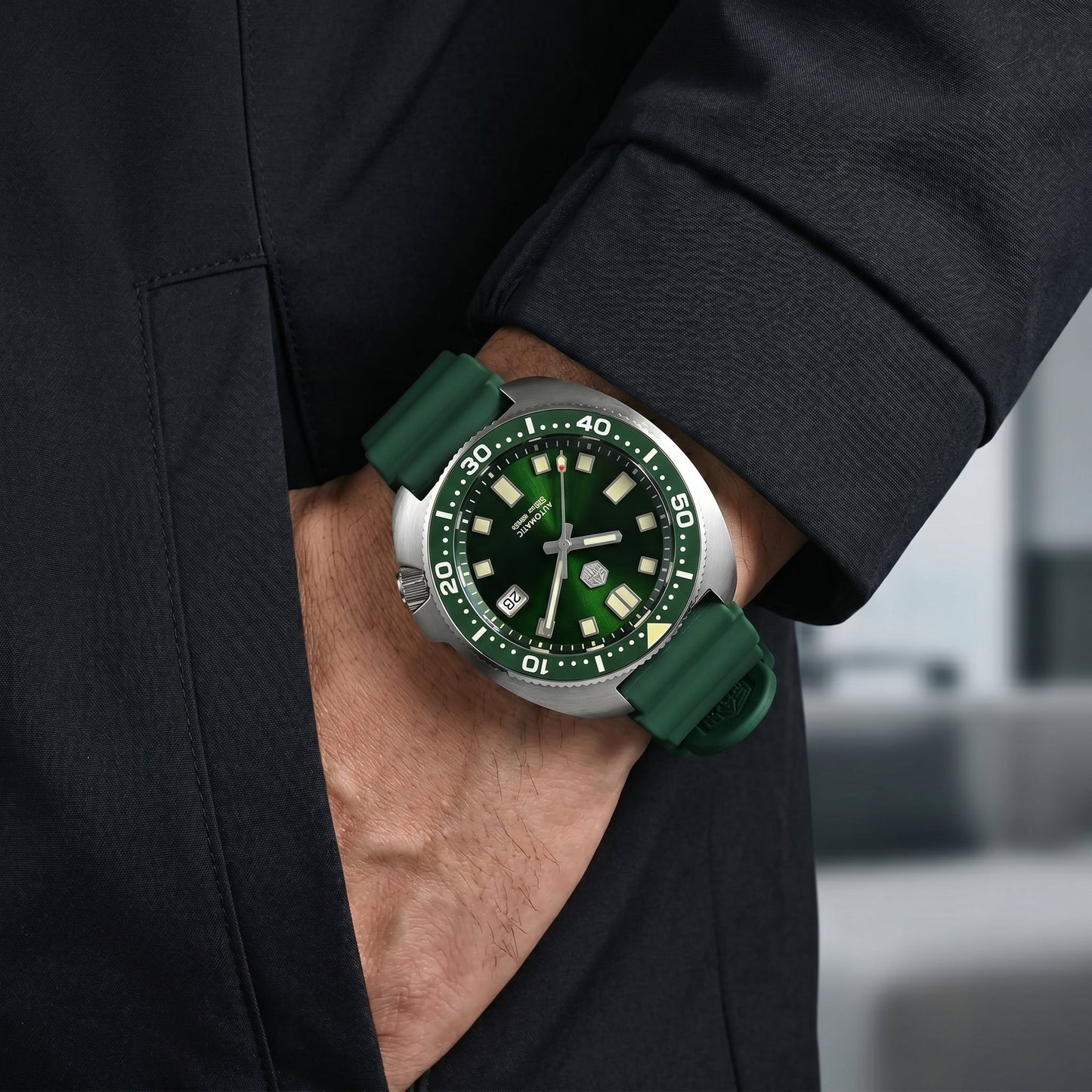 San Martin SN0047BG - Automatic Dive Watch - Rugged Design breitvacher