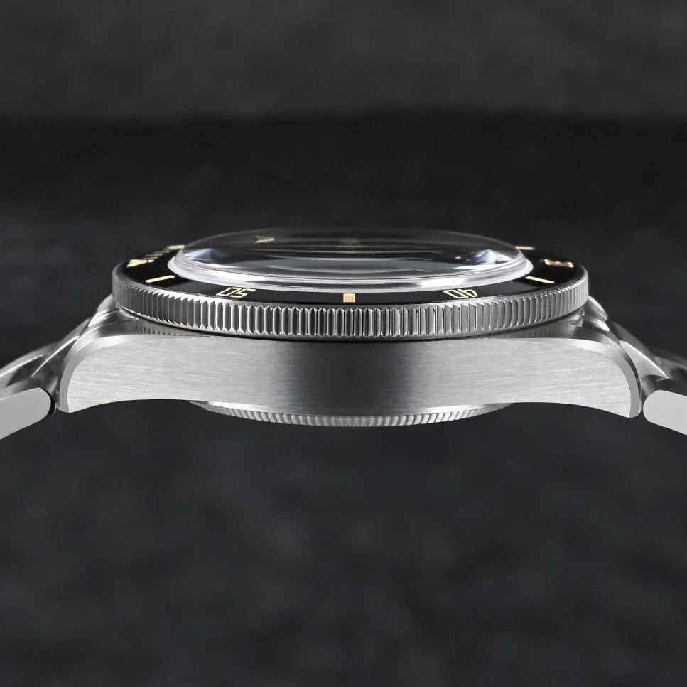 San Martin SN004 Automatic Dive Watch Case Side View – Polished Bezel Edge