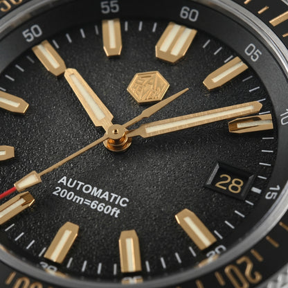 San Martin SN0118G - Silver watch with a black face, Extreme macro close-up of the dial