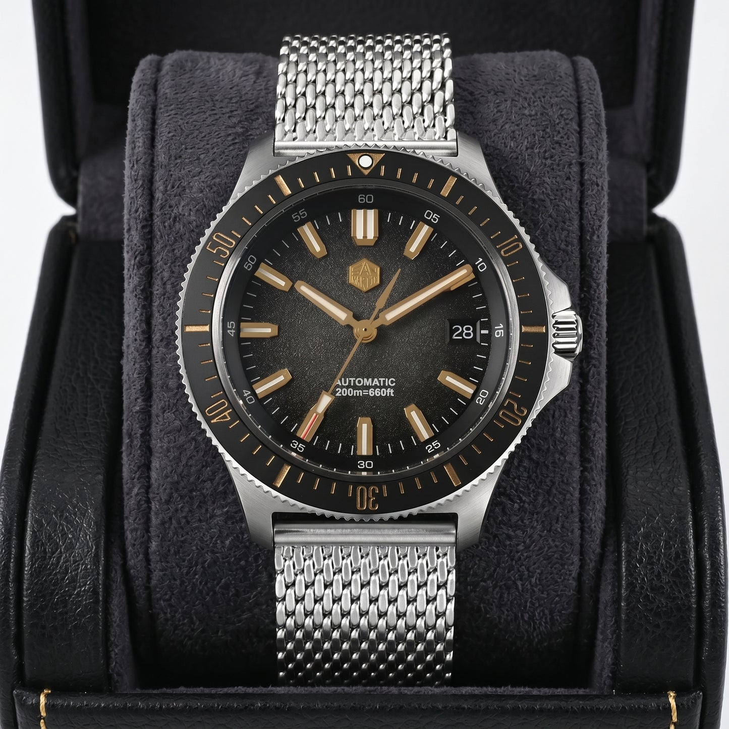 San Martin SN0118G - Watch with black dial and silver mesh band in a black box