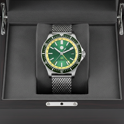 San Martin SN0119 - Automatic GMT Dive Watch Luminous 200m Stainless Steel Strap Edition breitvacher
