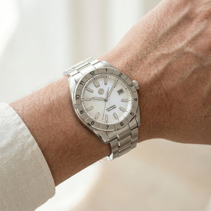 San Martin SN0130GB - Silver watch on a wrist
