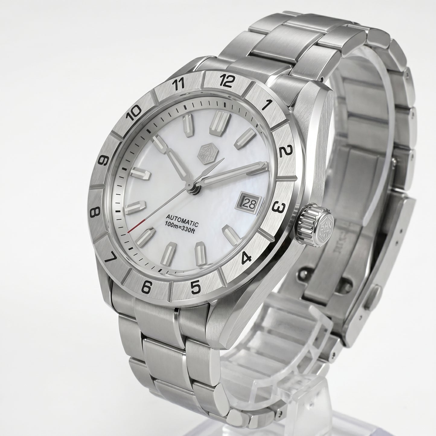 San Martin SN0130GB - Silver wrist watch with a white face, angled view