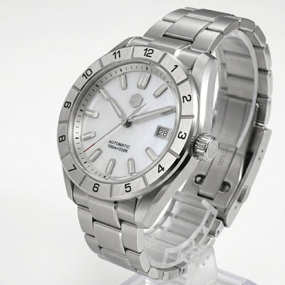 San Martin SN0130GB - Silver wrist watch with a white face, angled view