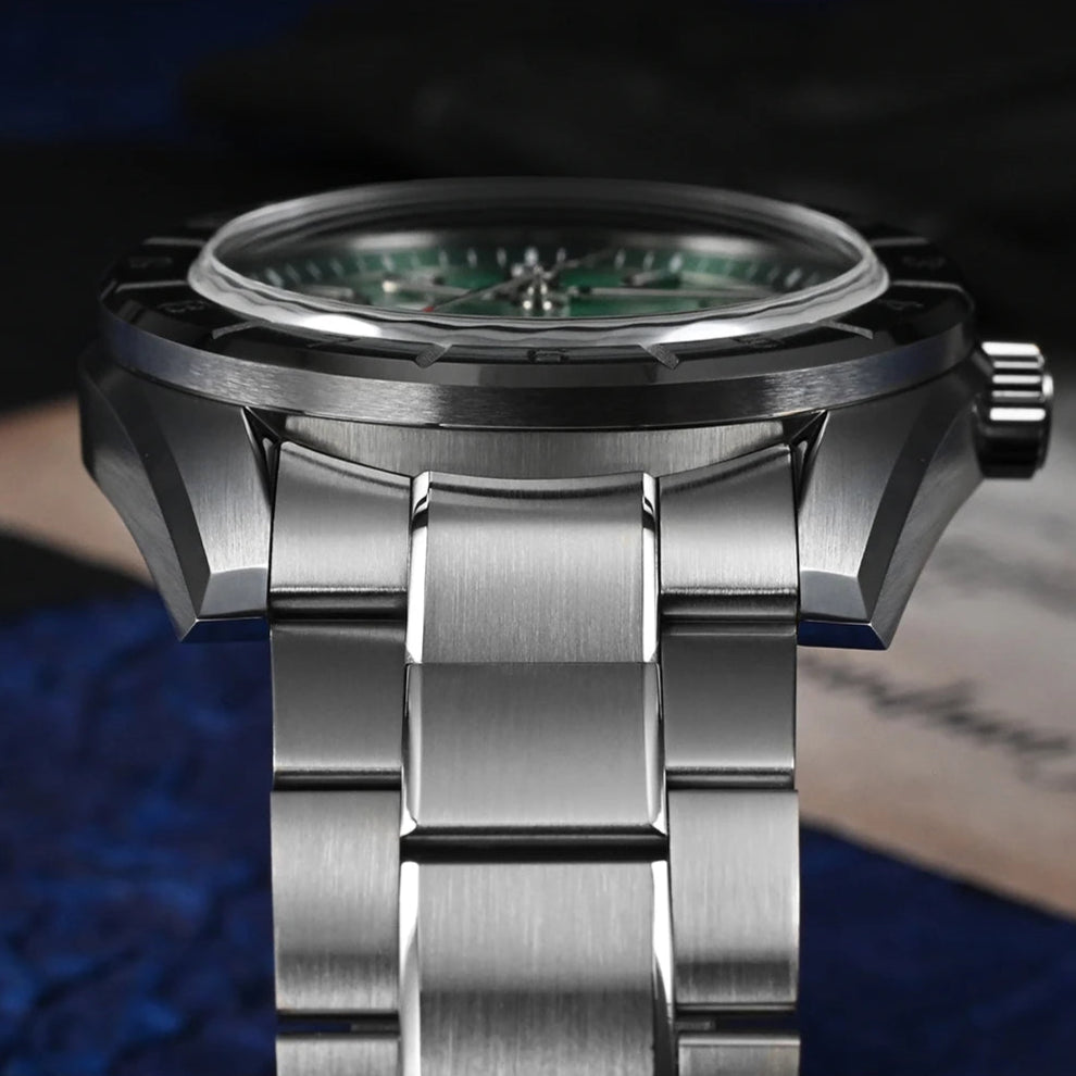 Brushed stainless steel bracelet of San Martin automatic sapphire watch