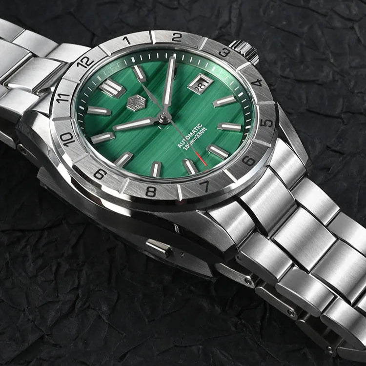 Stainless steel case and bracelet of San Martin SN0130 sapphire automatic watch