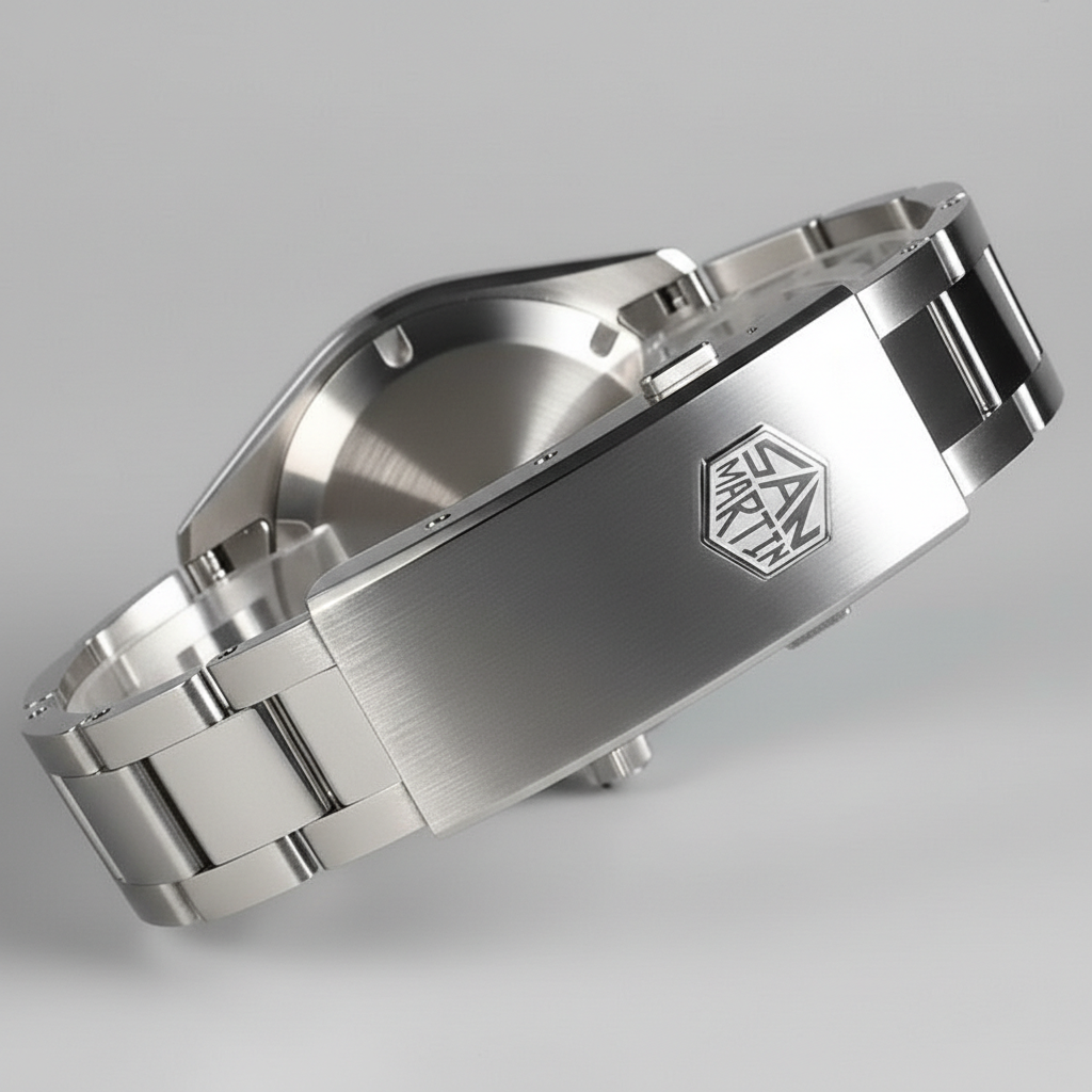 San Martin SN0134 - GMT A - bracelet clasp logo