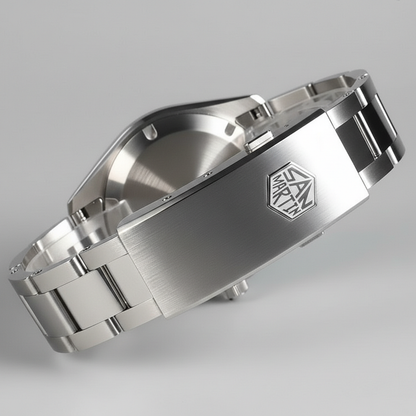 San Martin SN0134 - GMT A - bracelet clasp logo