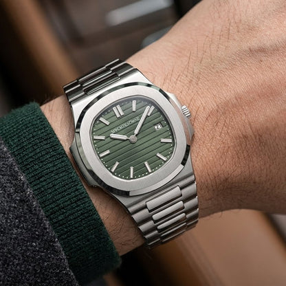 Specht & Söhne SP-5711 - on-wrist close-up