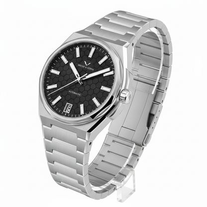 Specht & Söhne SP-Defy - M - angled view, metal bracelet