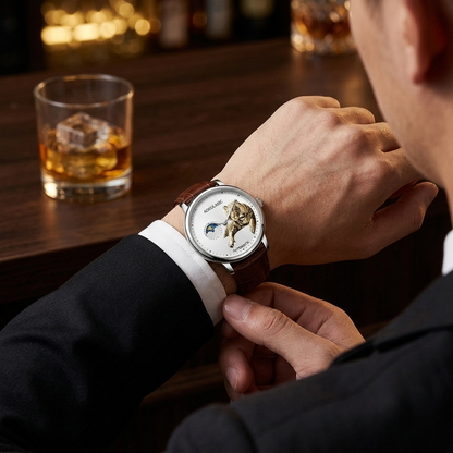 AOKULASIC AK516 - wrist shot lifestyle