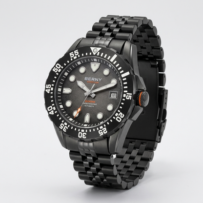 BERNY AM151M - three-quarter case view