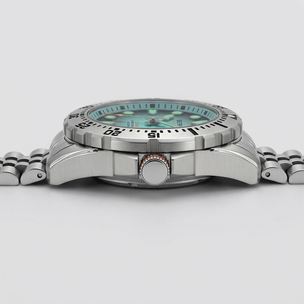 BERNY AM151M - side profile case crown