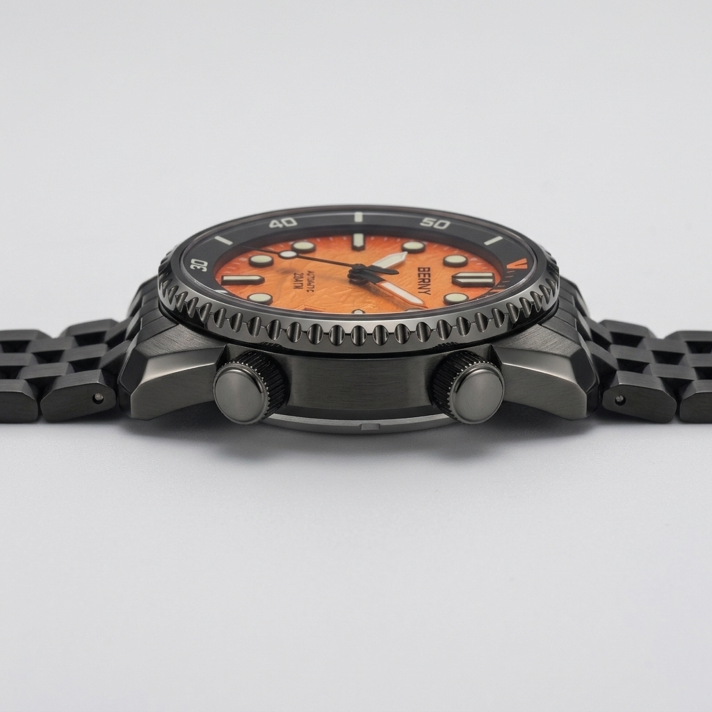 BERNY AM155M - side profile case crown