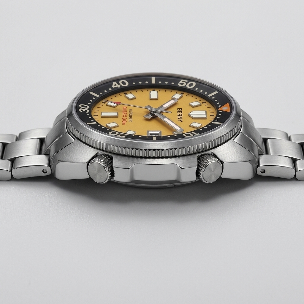 BERNY AM1970M - side profile case crown