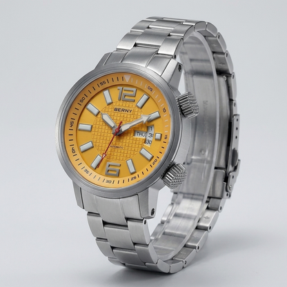 BERNY AM7081M - three-quarter case view