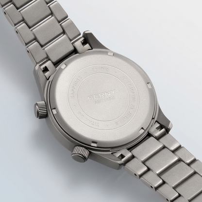 BERNY AMT149M - caseback detail