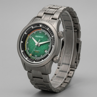 BERNY AMT159M - three-quarter case view