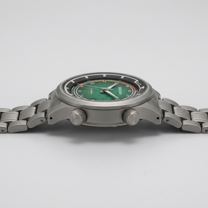 BERNY AMT159M - side profile case crown