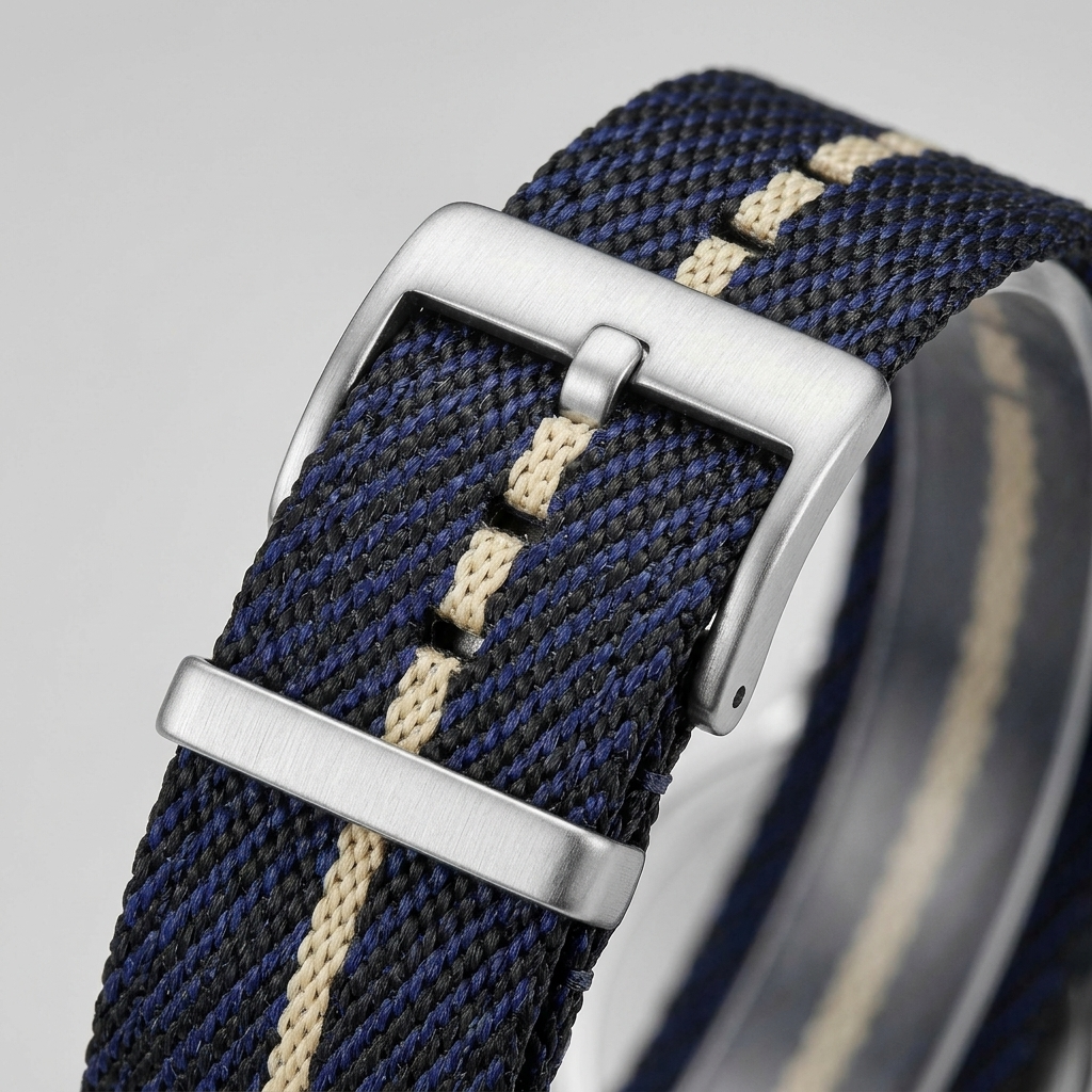 BREITVACHER Basketweave - strap and buckle detail
