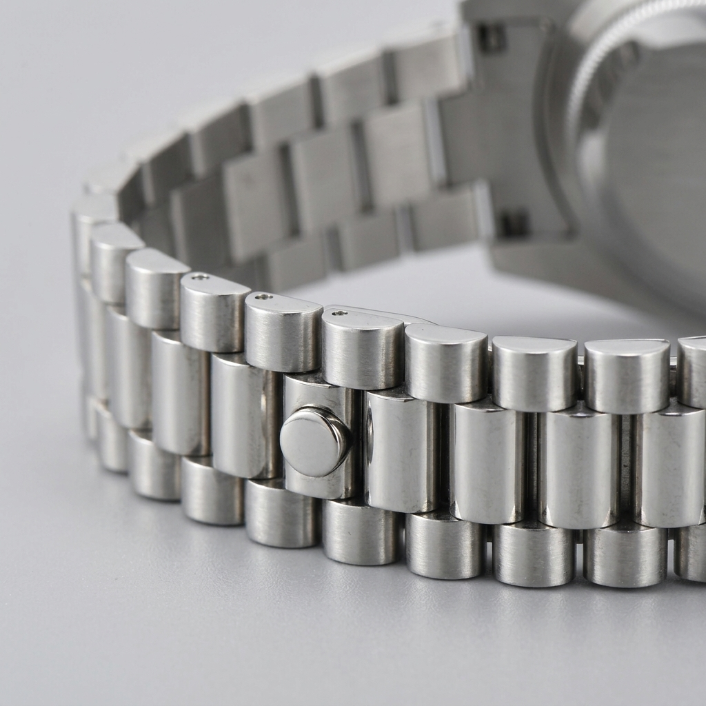 BREITVACHER Van Gogh Day-Date - strap and buckle detail