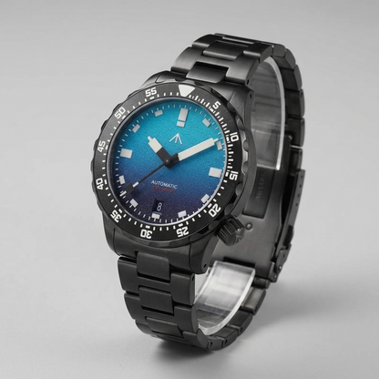 MILITADO ML20 - three-quarter case view