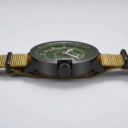 REEF TIGER RGA9035 - side profile case crown