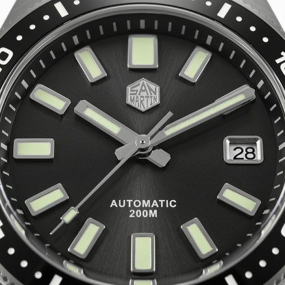 San Martin SN0007-G V4 - Close-up of luminous dial markers