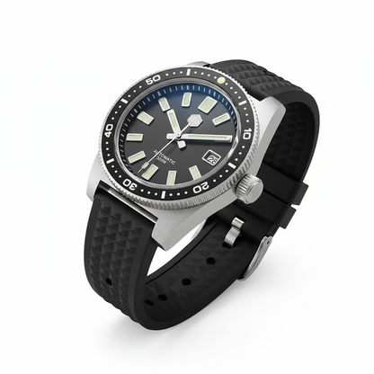 San Martin SN0007-G V4 - three quarter of watch case and bezel
