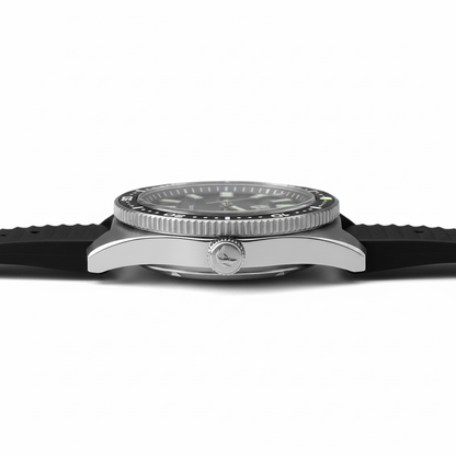 San Martin SN0007-G V4 - Side profile of watch case and bezel