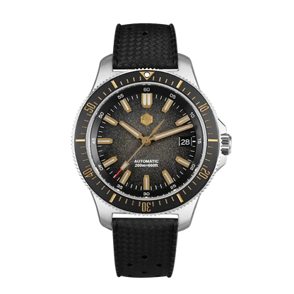 San Martin SN0118-G - Cri - angled view, wooden surface