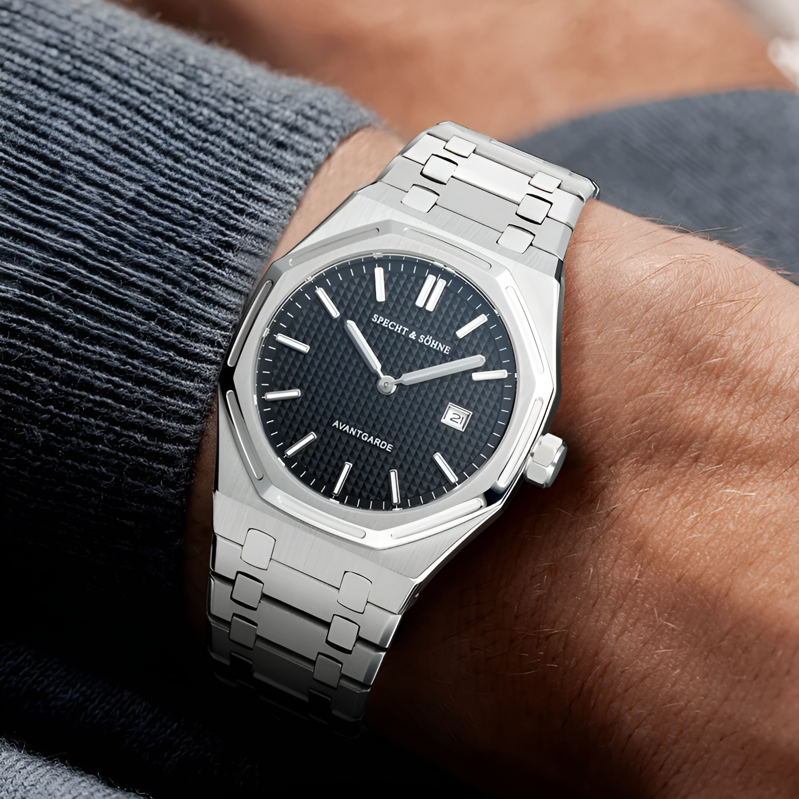 Specht & Söhne SP-Ro-Ya - - watch on wrist, casual