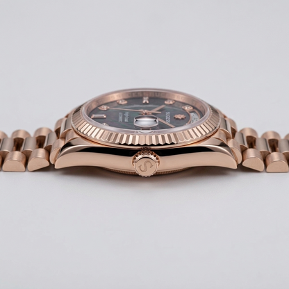 SUGESS S449 - side profile case crown